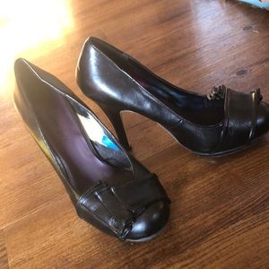 Madden Girl Classy & sassy black heels